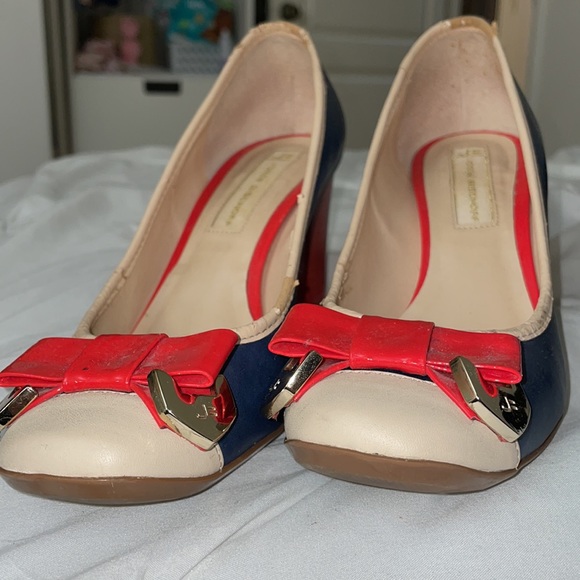 Heels - Picture 4 of 4